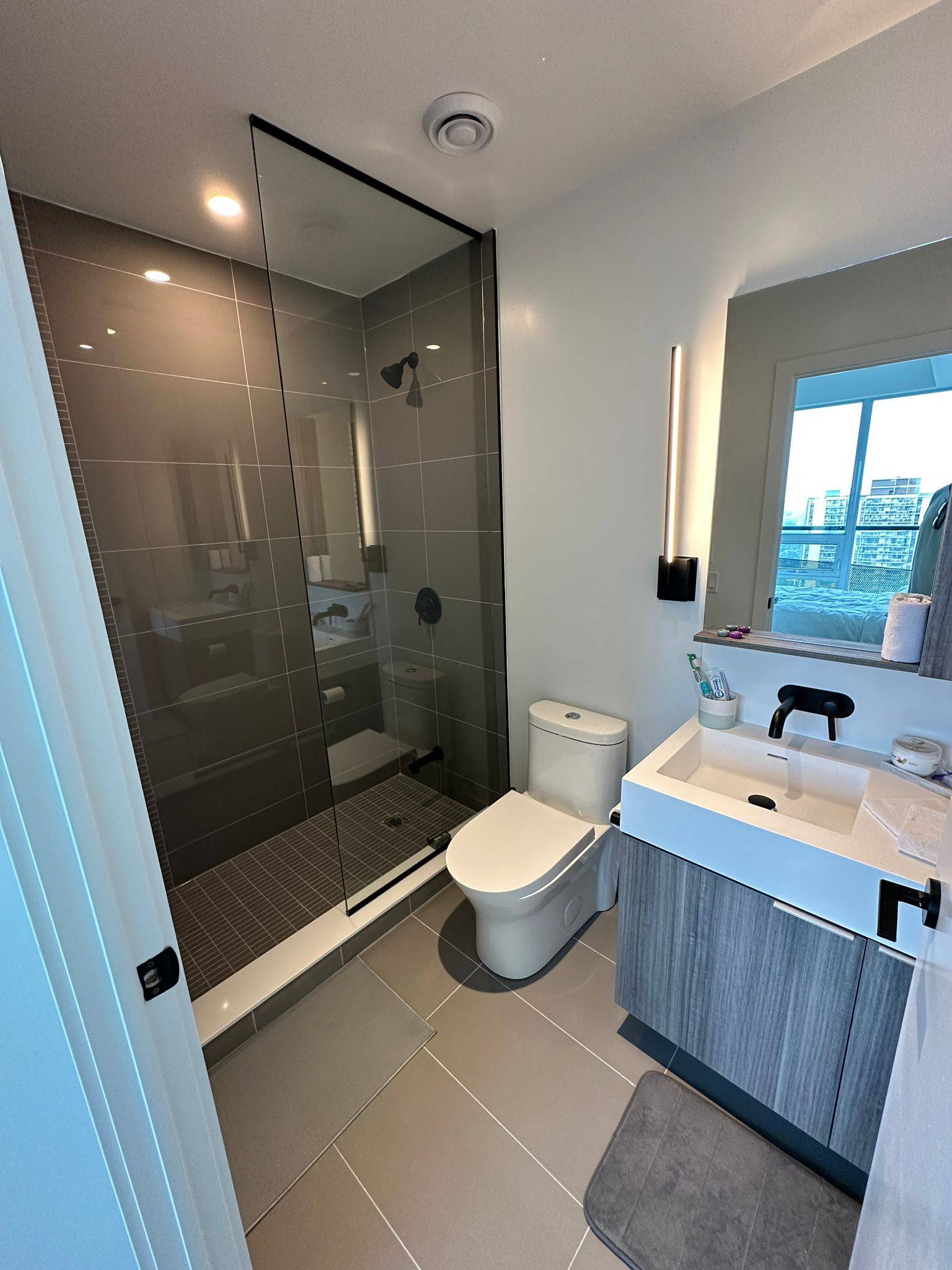 117 Broadway AVE #2207, Toronto C10, ON M4P 1V3