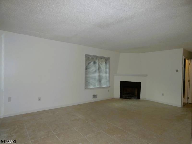 55 Smith St, Perth Amboy City, NJ 08861
