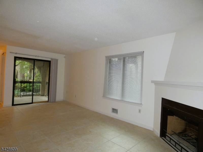 55 Smith St, Perth Amboy City, NJ 08861