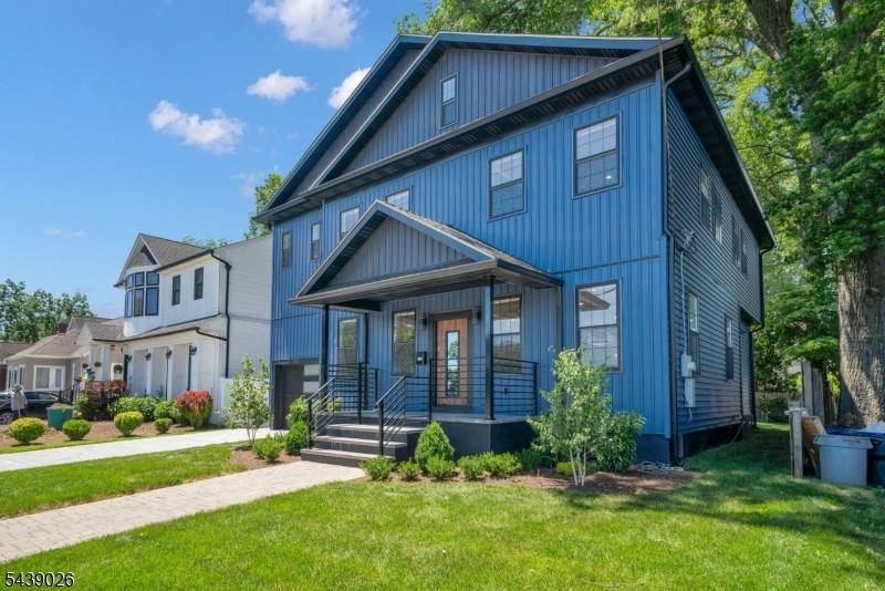 22 N 14Th St, Kenilworth Boro, NJ 07033