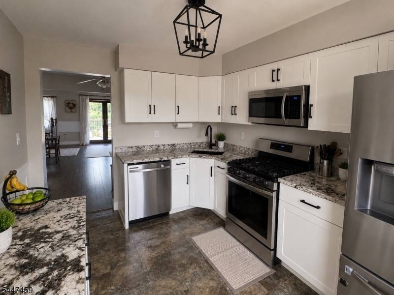 5006 N Oaks Blvd, North Brunswick Twp., NJ 08902