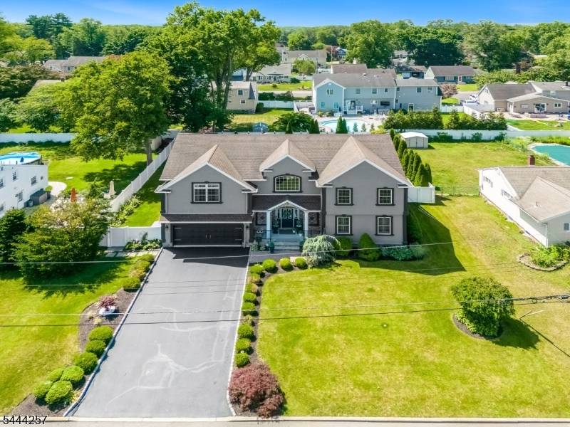 8 Ferndale Pl, Pequannock Twp., NJ 07444
