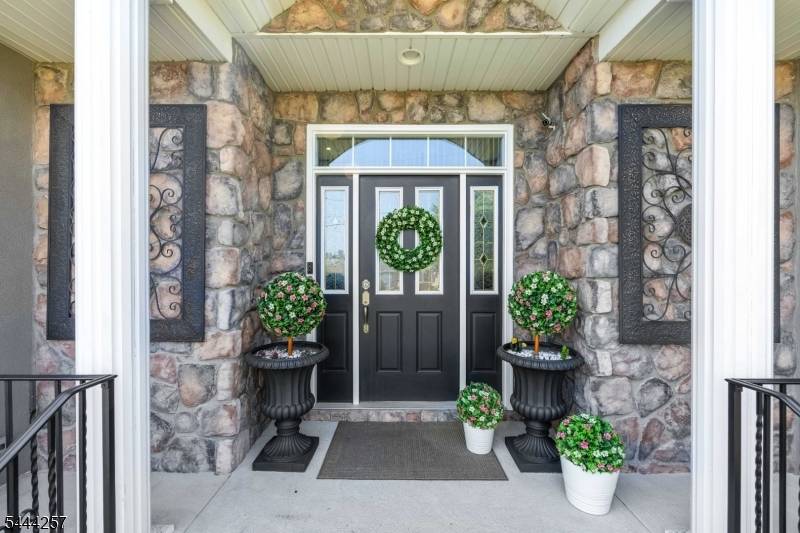 8 Ferndale Pl, Pequannock Twp., NJ 07444