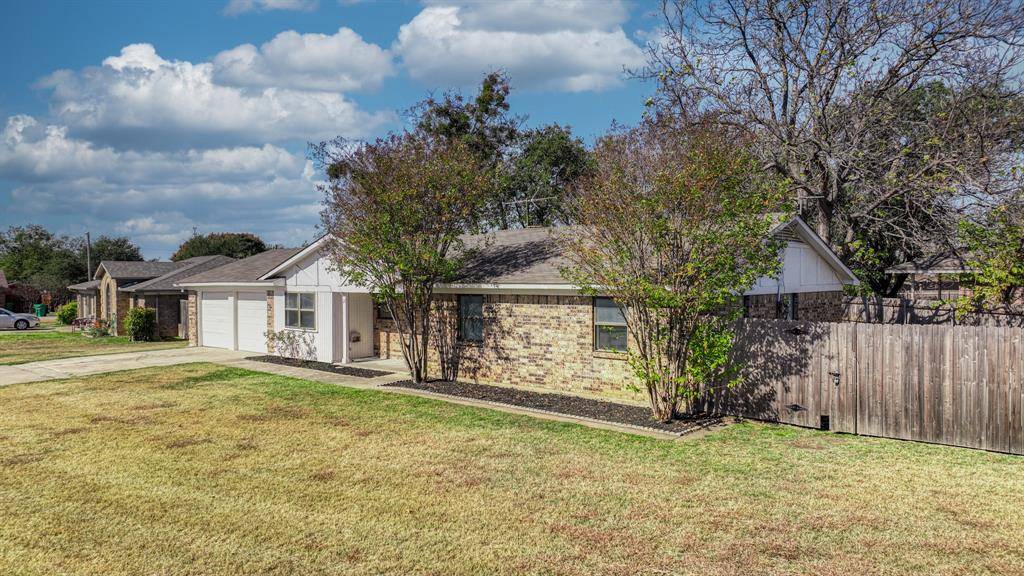 121 Meadow Lane, Aledo, TX 76008