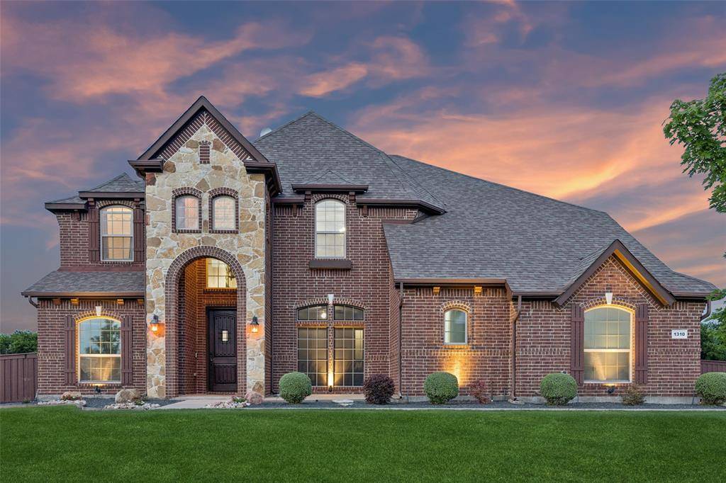 1310 Billingsley Drive, Waxahachie, TX 75167