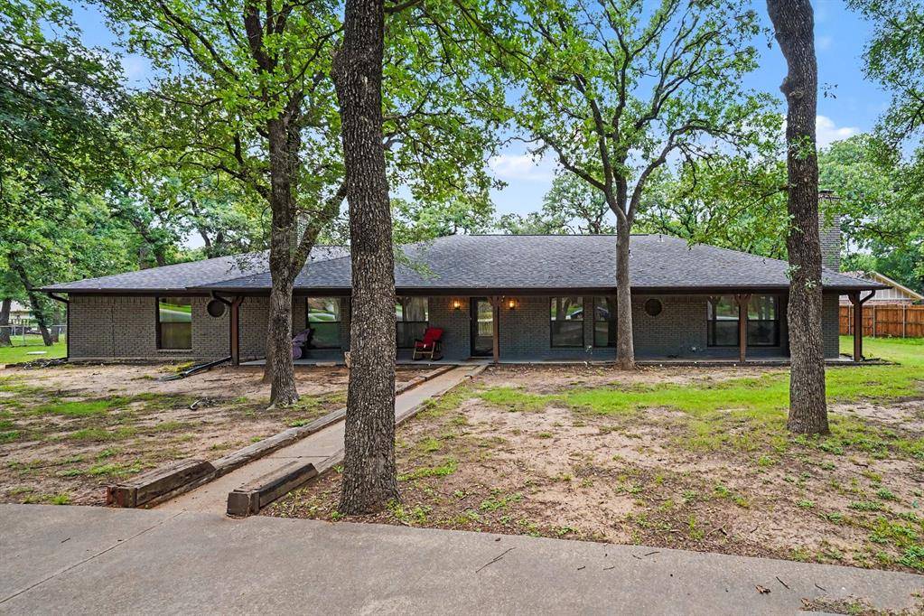 1908 Thousand Oaks Drive, Burleson, TX 76028