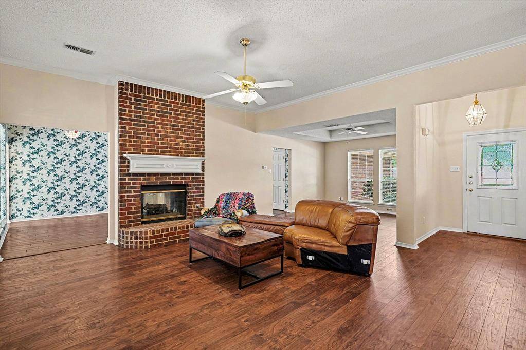 1249 Cross Creek Drive, Kennedale, TX 76060