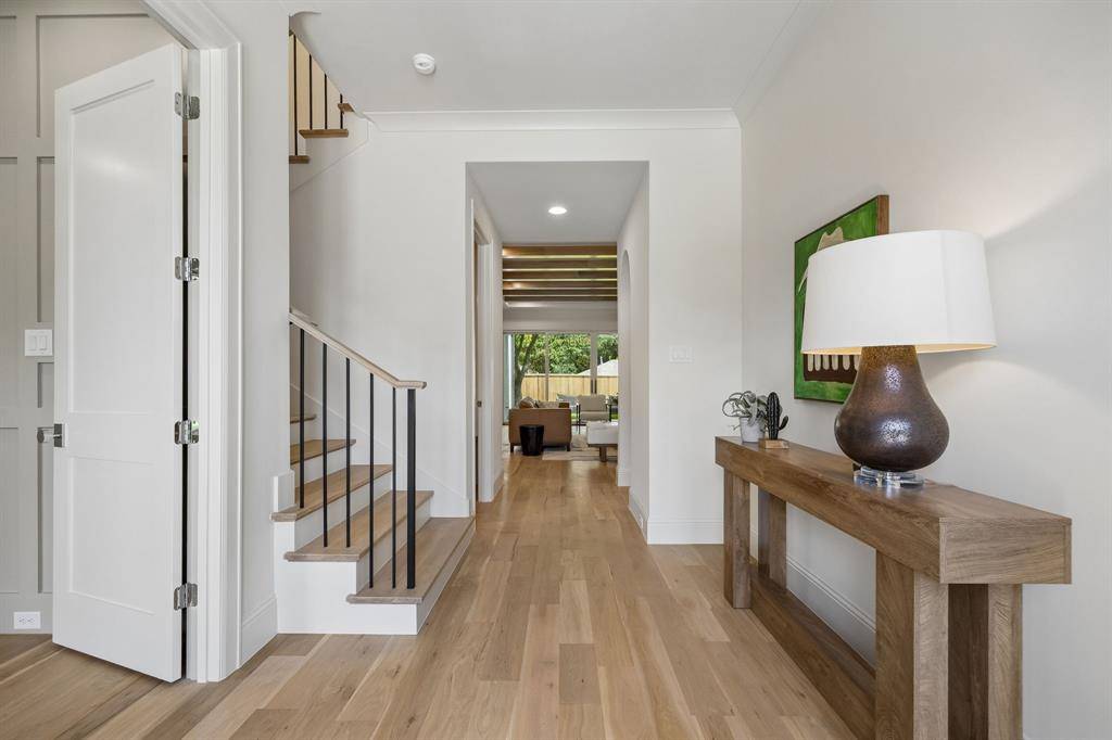 6207 Sudbury Drive, Dallas, TX 75214