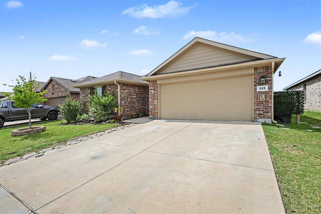 225 Olympia Marble Drive, Fort Worth, TX 76131