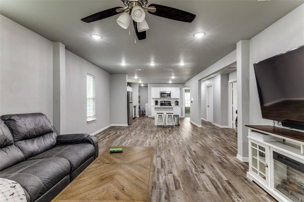 2805 Springdale Road, Fort Worth, TX 76111