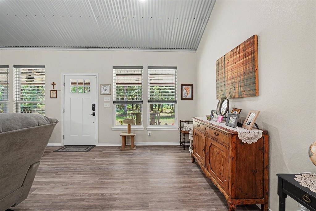 125 Rolling Hills Boulevard, Alvord, TX 76225