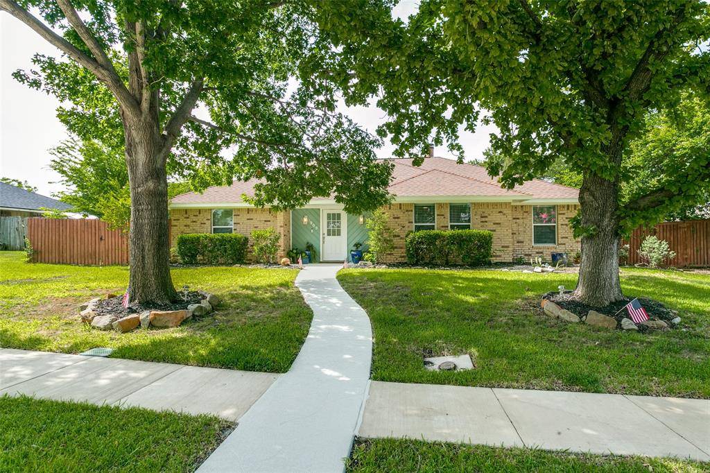 909 Hillside Lane, Flower Mound, TX 75028