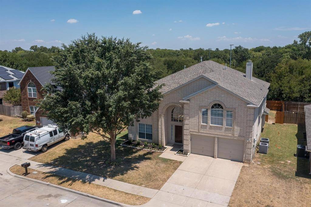 4729 WoodHaven Lane, Haltom City, TX 76137