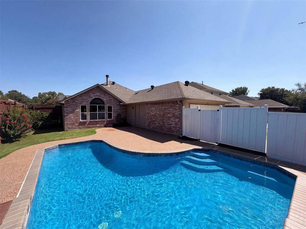 713 Lake Bluff Drive, Flower Mound, TX 75028