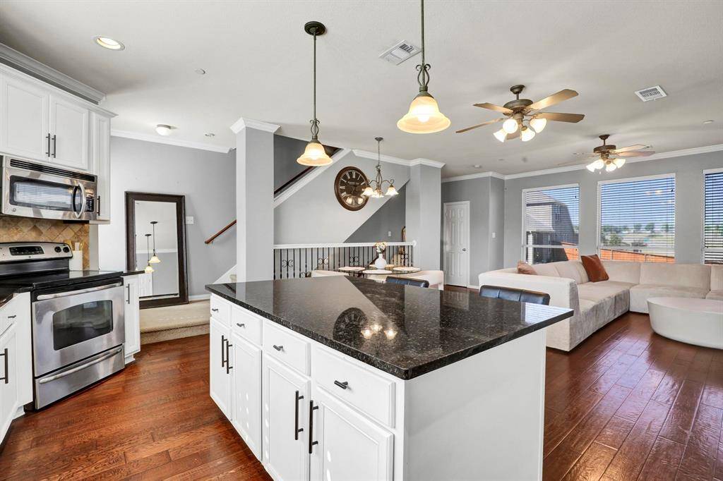 2700 Club Ridge Drive #8, Lewisville, TX 75067