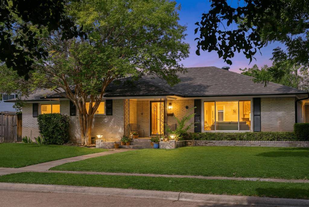 2677 Heatherwood Drive, Dallas, TX 75228