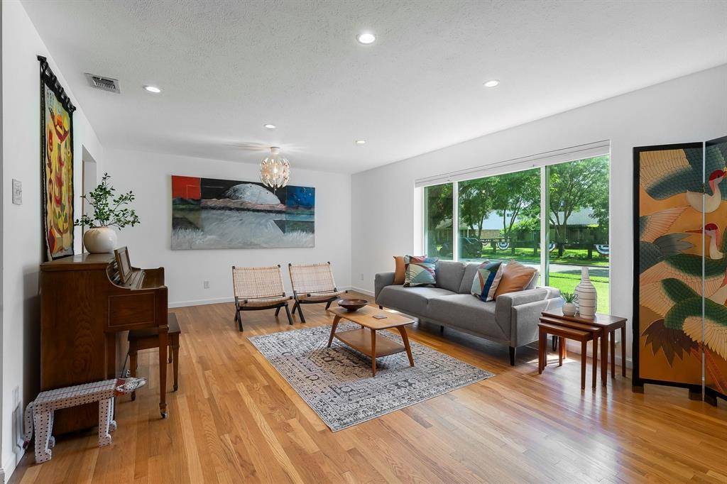 2677 Heatherwood Drive, Dallas, TX 75228