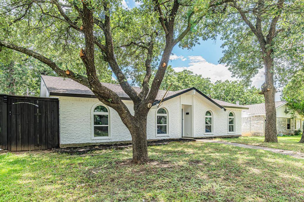 1214 Winterwood Drive, Lewisville, TX 75067