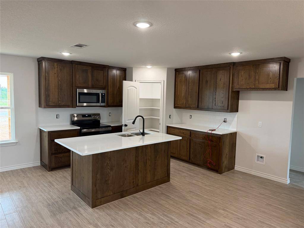329 Myers Drive, Springtown, TX 76082