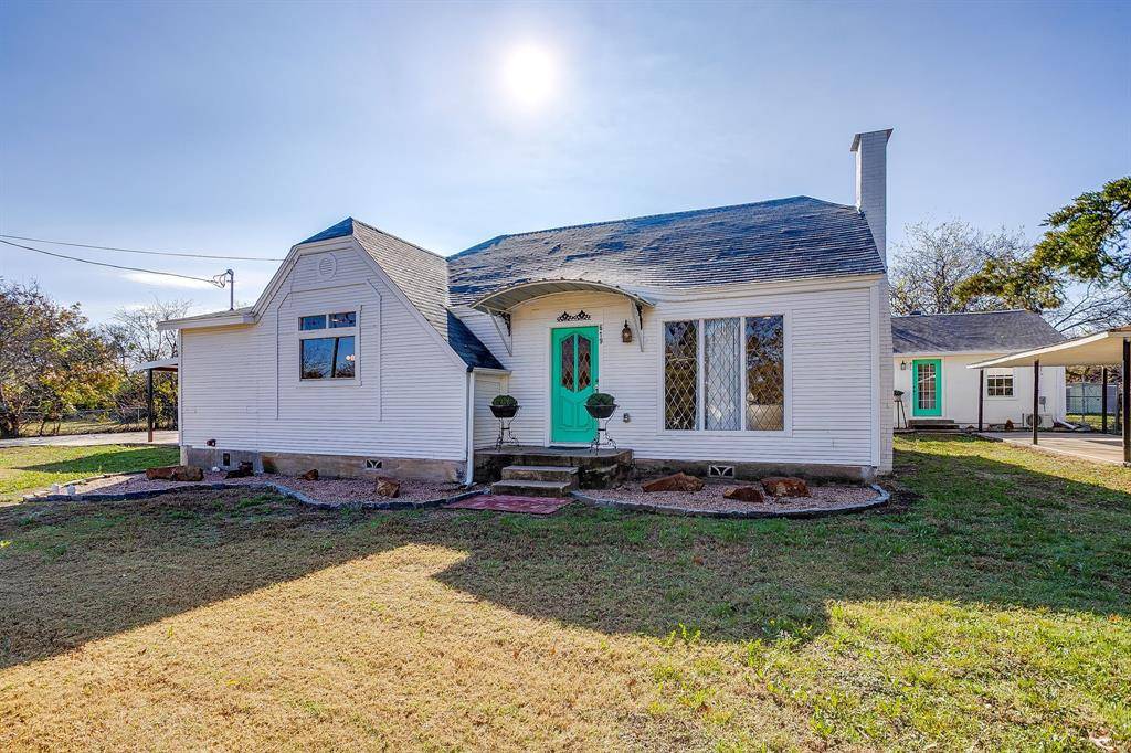 619 W Live Oak Street, Jacksboro, TX 76458