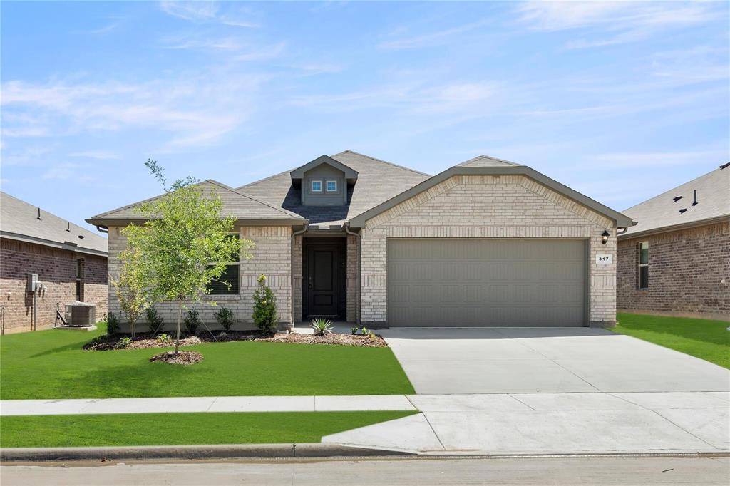 317 Bent Oak Drive, Fort Worth, TX 76131