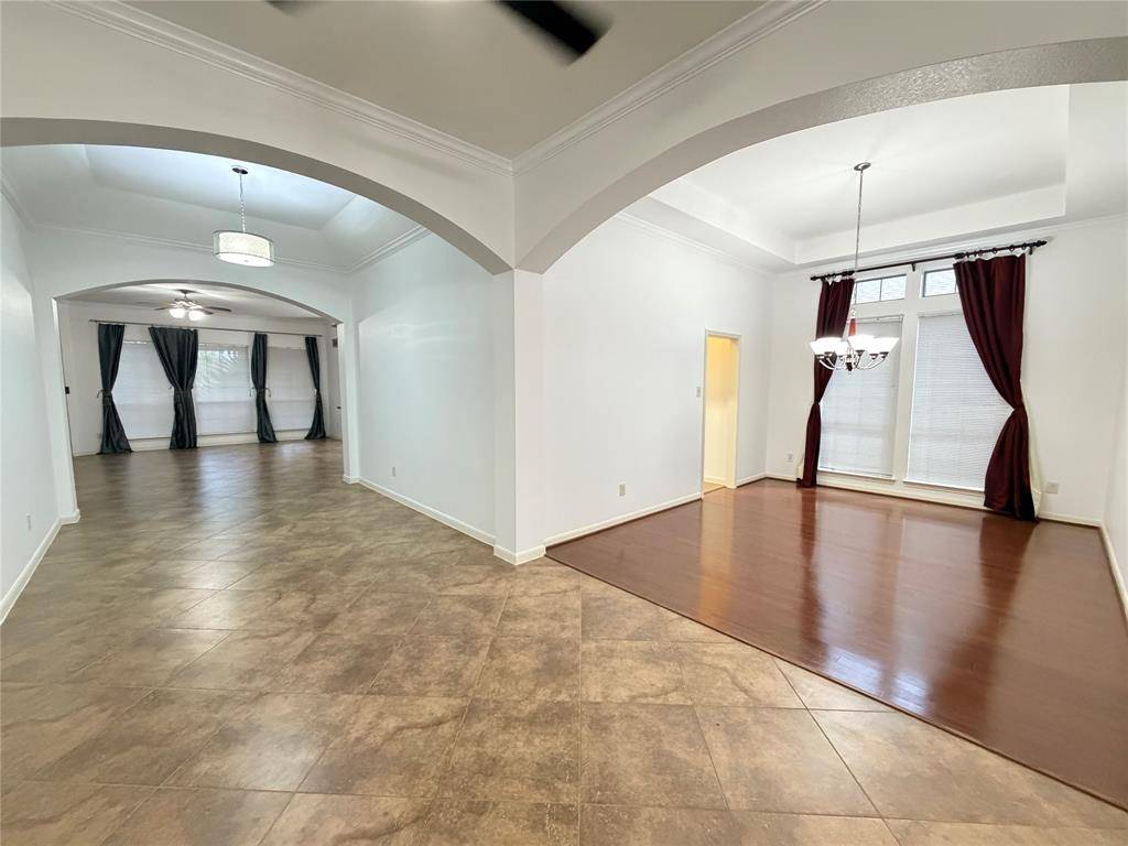 5852 Windy Meadow Lane, Grand Prairie, TX 75052