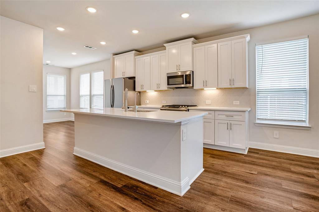10950 Downy Cup Drive, Frisco, TX 75035
