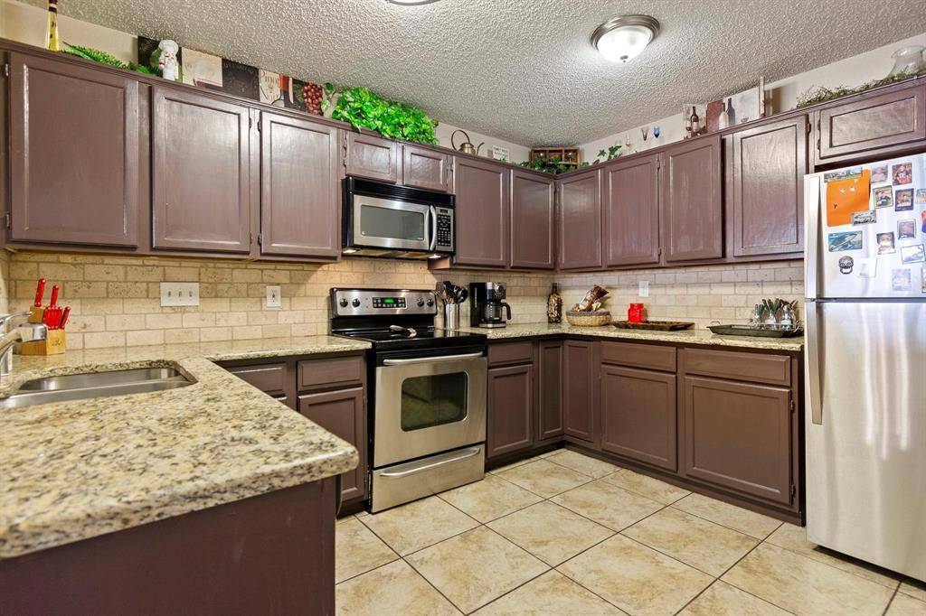 2920 Peninsula Way, Carrollton, TX 75007