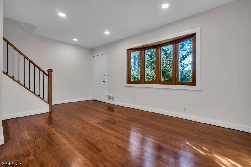 1663 Columbus Pl, Rahway City, NJ 07065