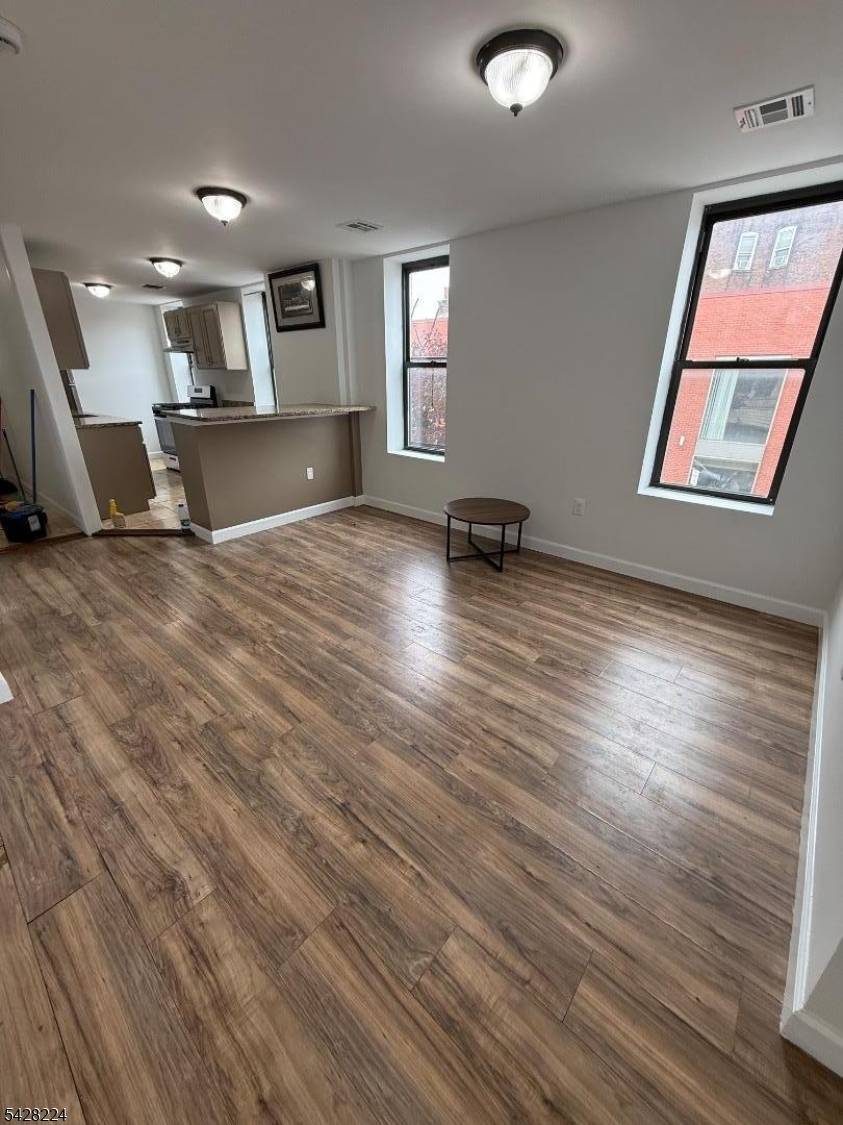182 Ferry St #2F, Newark City, NJ 07105