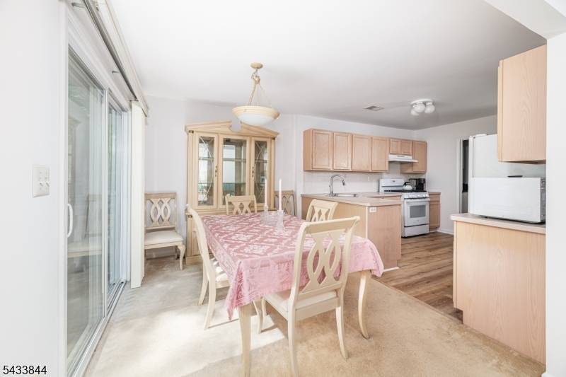 19 Sweetwater Ln, Hardyston Twp., NJ 07419