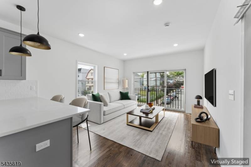 910 Bergen St #1, Newark City, NJ 07112
