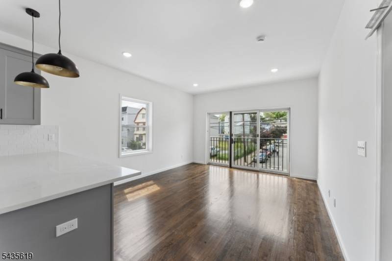 910 Bergen St #1, Newark City, NJ 07112