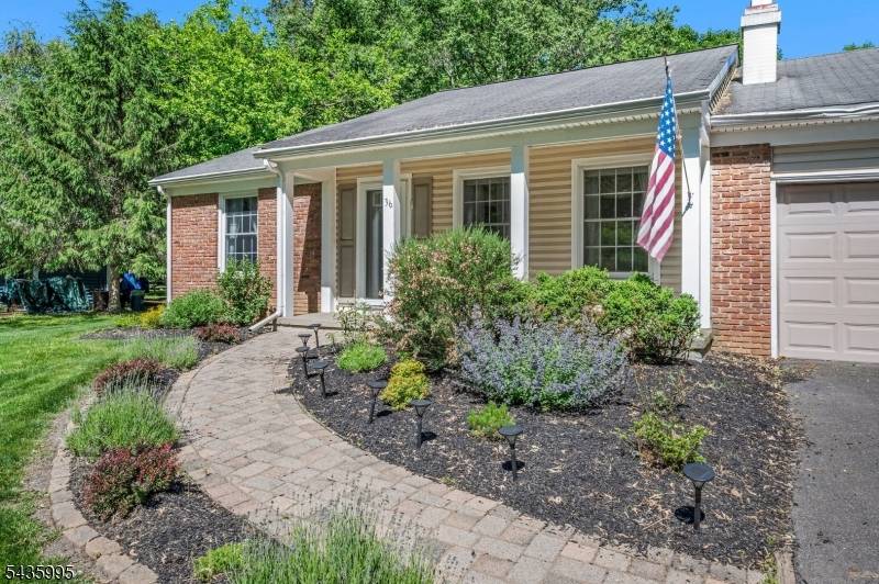 36 Cloverhill Dr, Califon Boro, NJ 07830