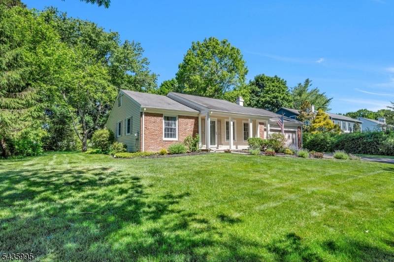 36 Cloverhill Dr, Califon Boro, NJ 07830
