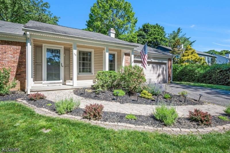 36 Cloverhill Dr, Califon Boro, NJ 07830