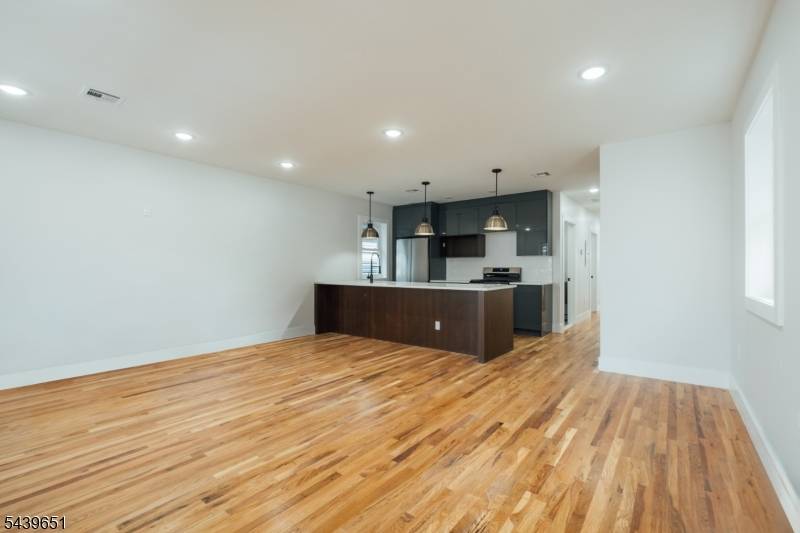 88 Hollywood Ave, East Orange City, NJ 07018