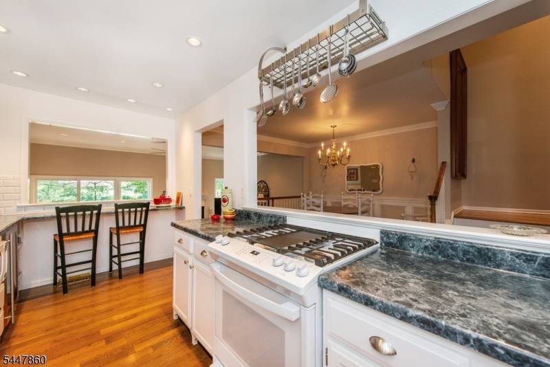 39 Chelsea Ct, Madison Boro, NJ 07940