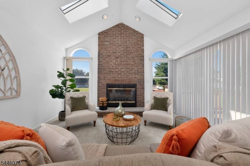 18 Cornell Trl, Hillsborough Twp., NJ 08844