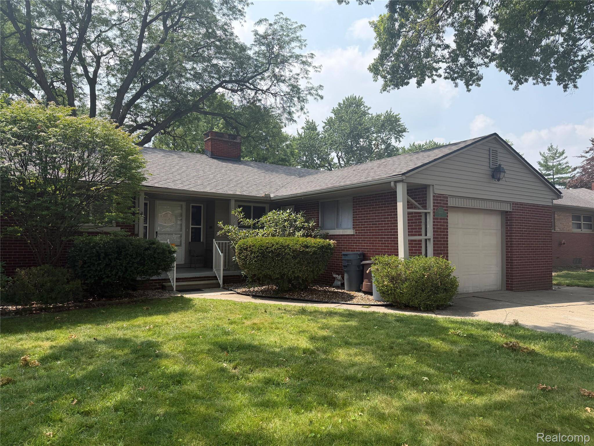 2221 Davis ST, Wyandotte, MI 48192