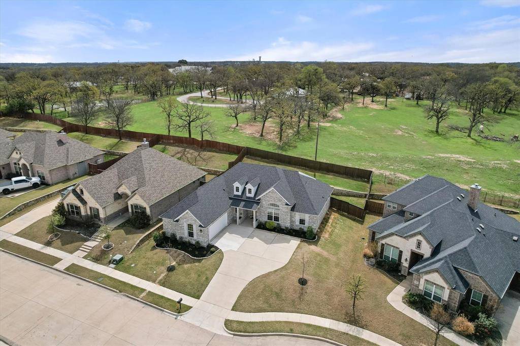 157 Fairweather Drive, Burleson, TX 76028