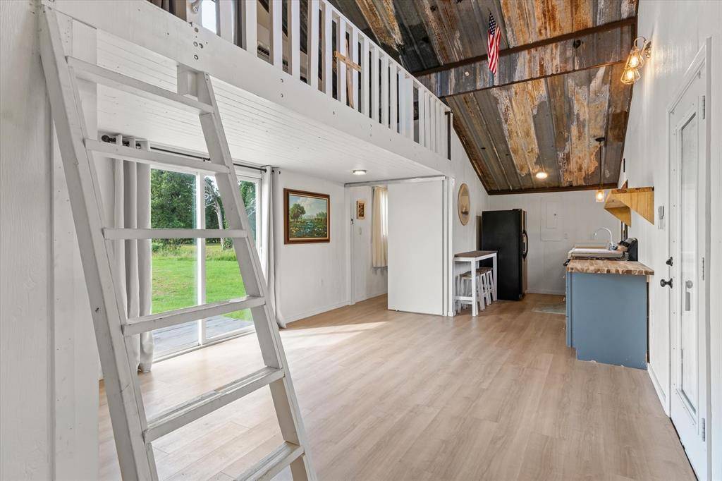 1083 VZ County Road 1319, Grand Saline, TX 75140