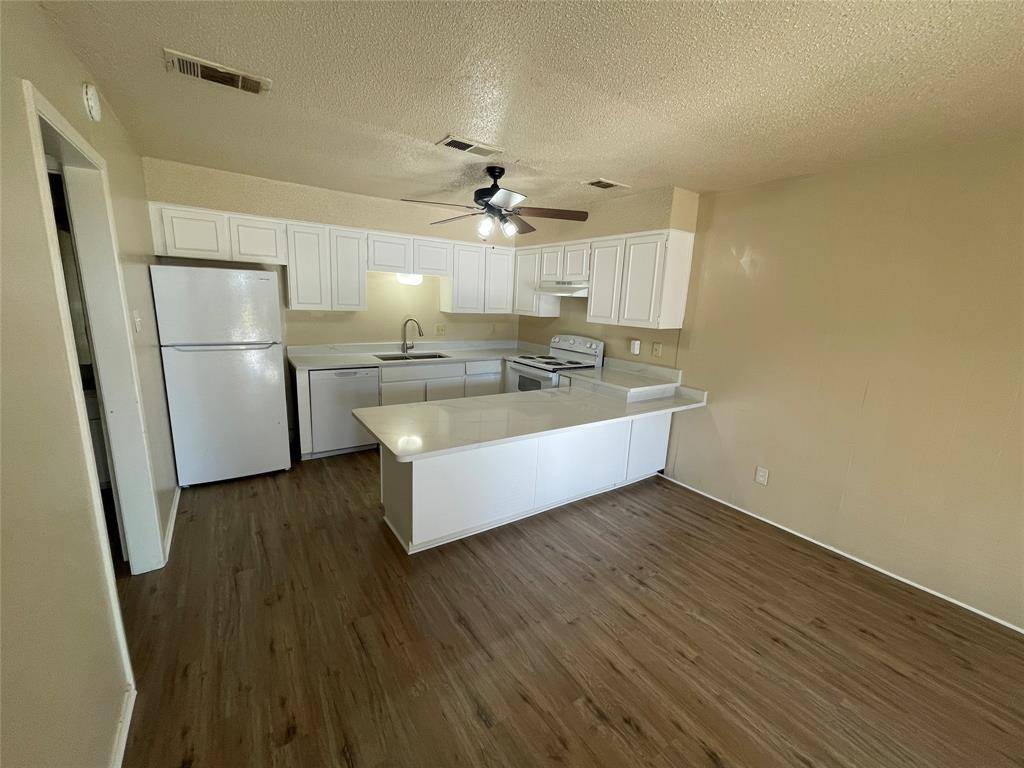 61 Runaway Bay Drive #102A, Runaway Bay, TX 76426