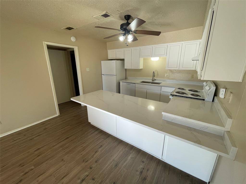 61 Runaway Bay Drive #102A, Runaway Bay, TX 76426