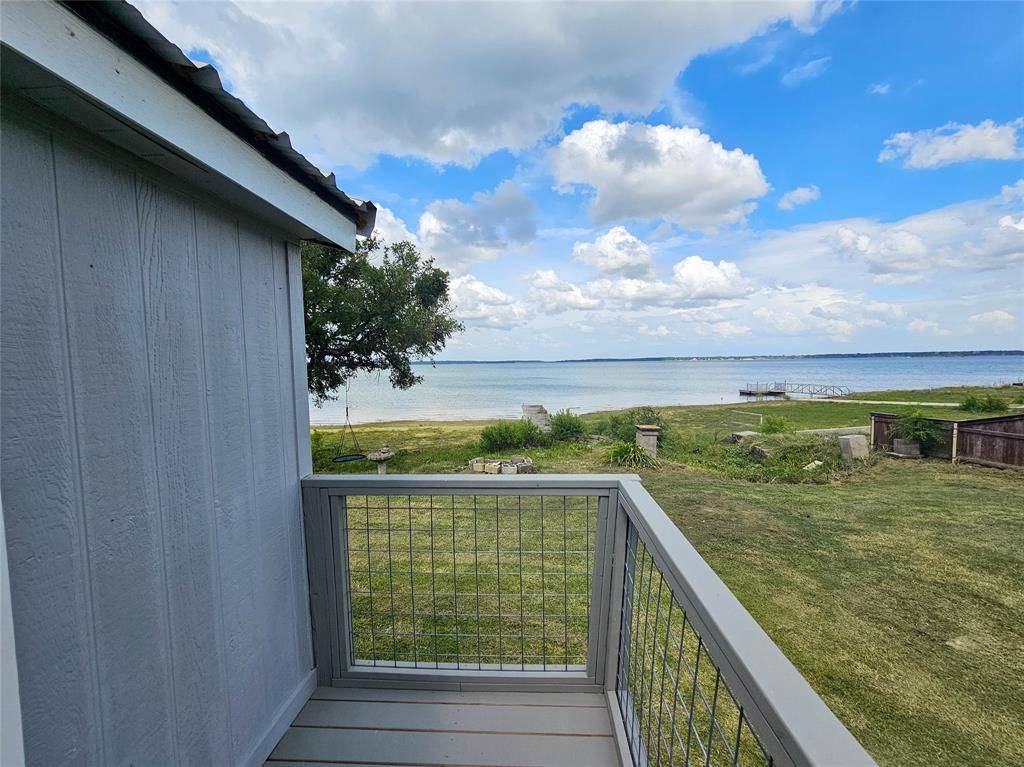 372 Meadow Pond Court, Runaway Bay, TX 76426