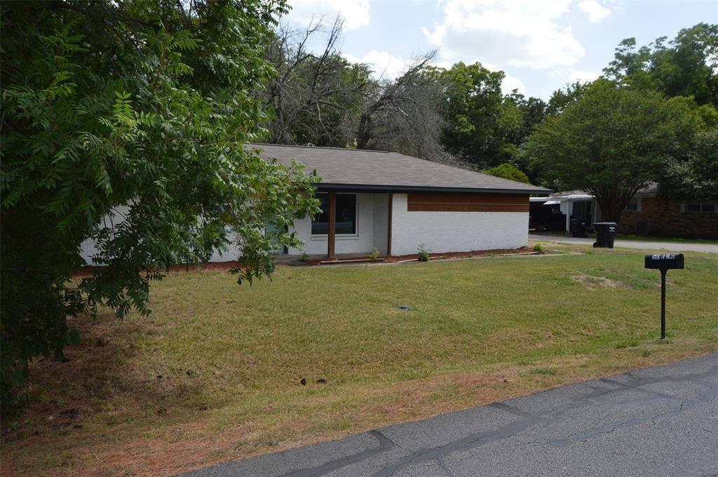 501 E 2nd Street, Quinlan, TX 75474
