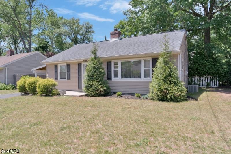 8 Pierrepont Ave, Middlesex Boro, NJ 08846