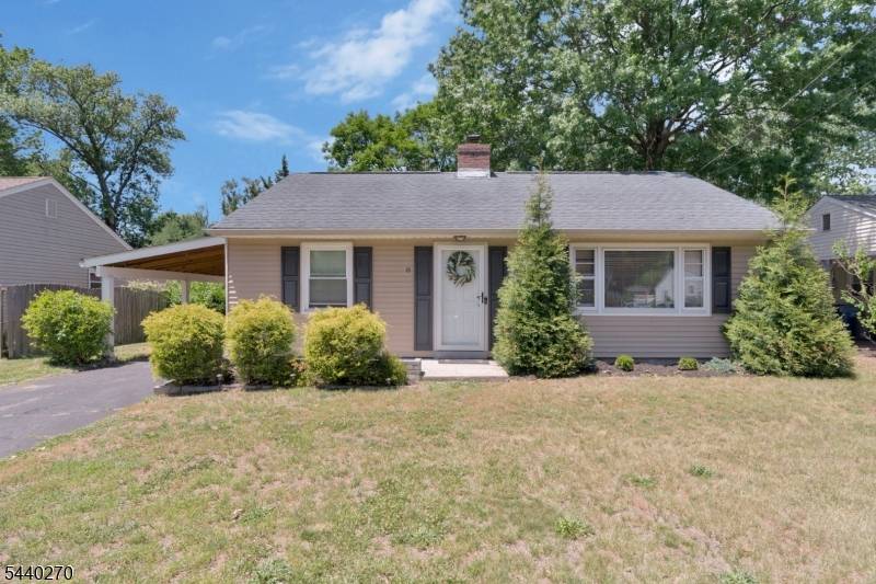 8 Pierrepont Ave, Middlesex Boro, NJ 08846