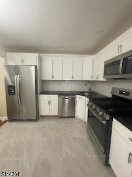 92 Callahan Ct, Newark City, NJ 07103