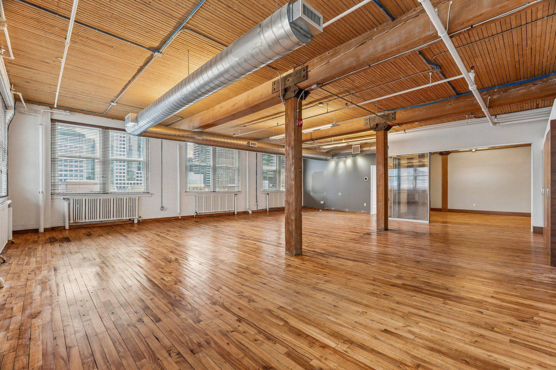30 Duncan ST #601, Toronto C01, ON M5V 2C4